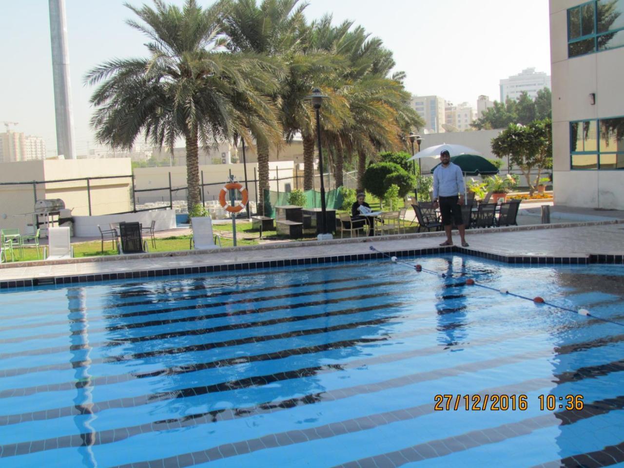 نزل بيت شباب دبي المظهر الخارجي الصورة