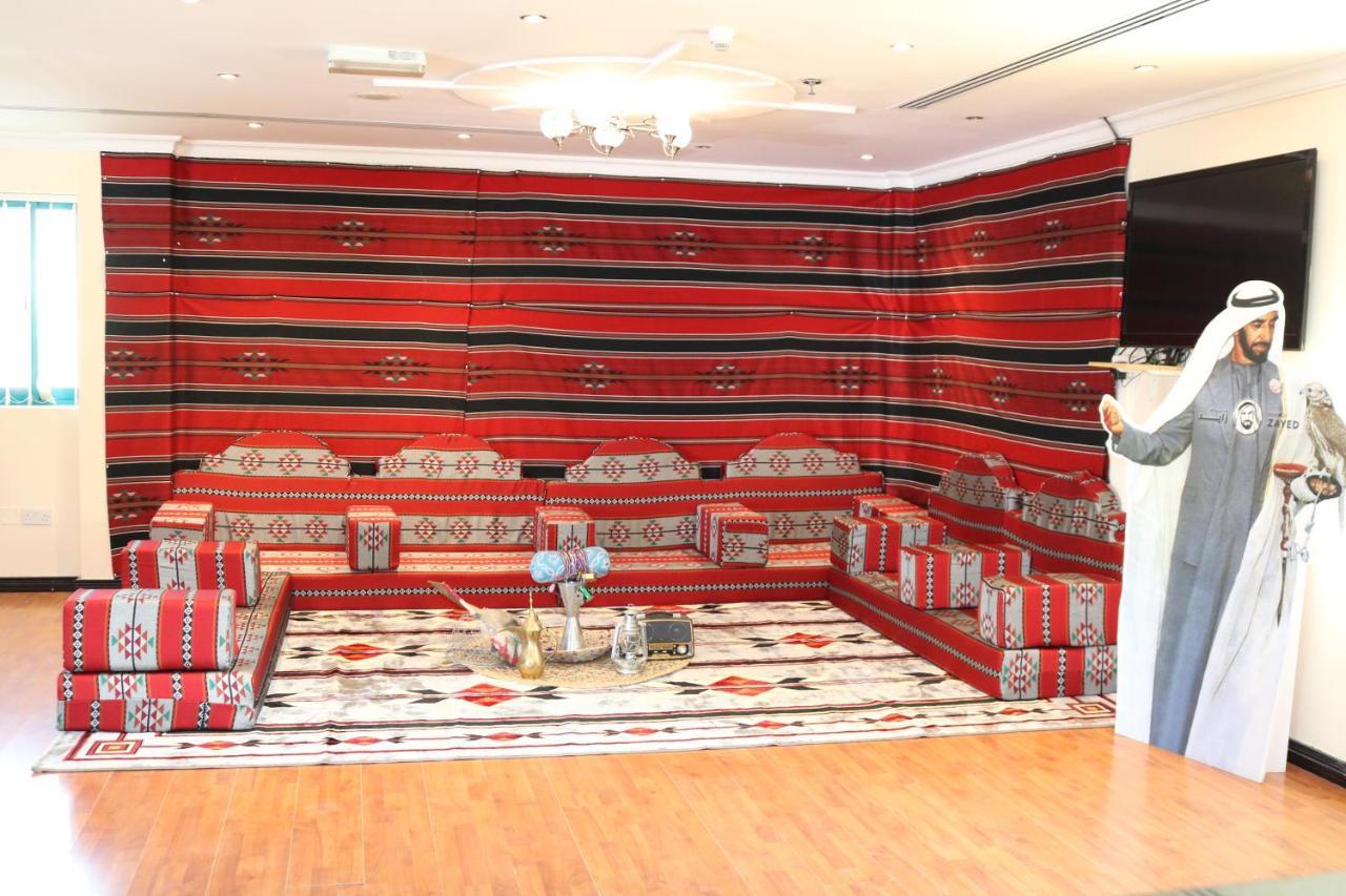 نزل بيت شباب دبي المظهر الخارجي الصورة